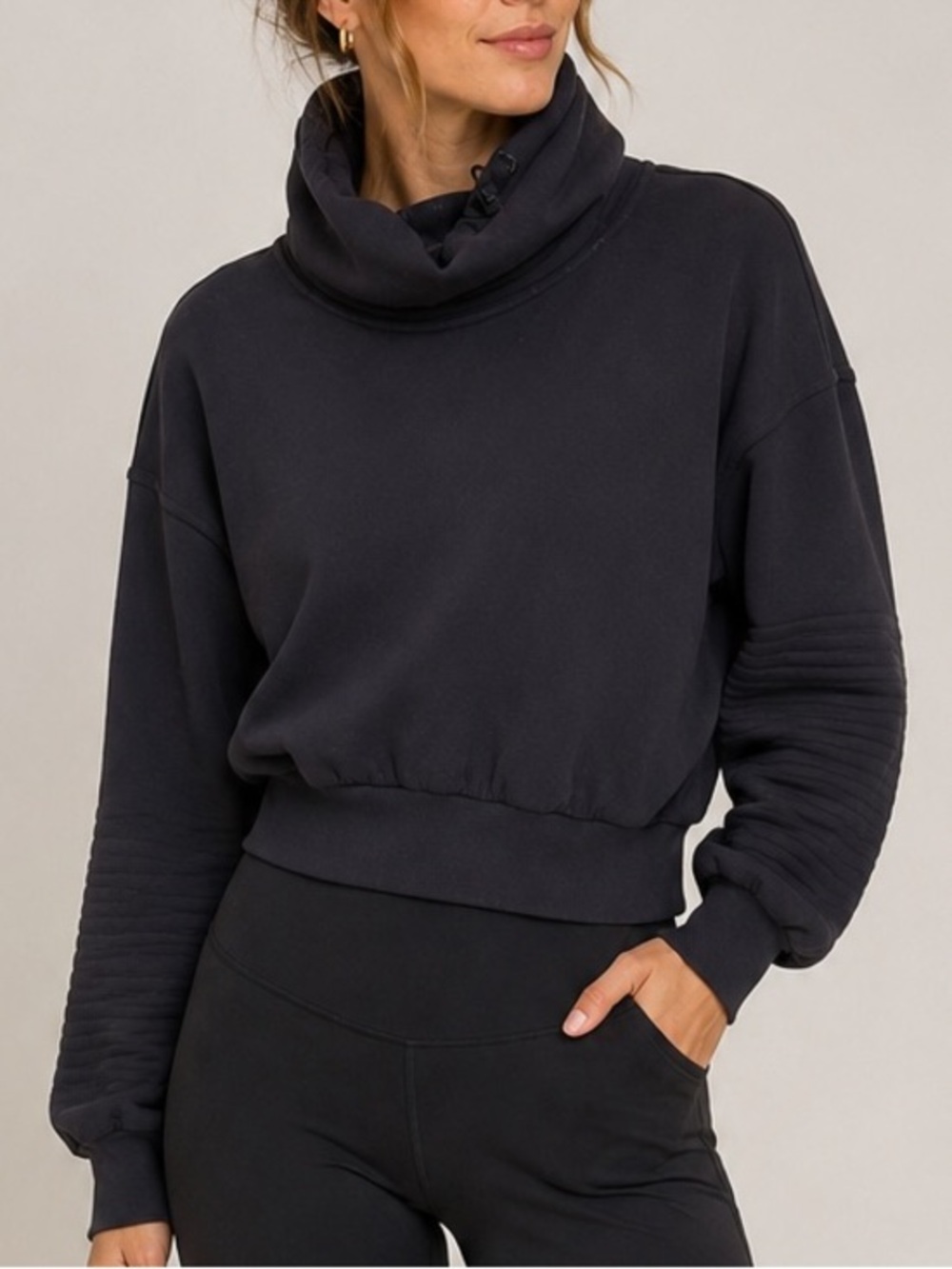 Lululemon | black Full Flourish Pullover Black Size 4 funnel neck sweatshirt